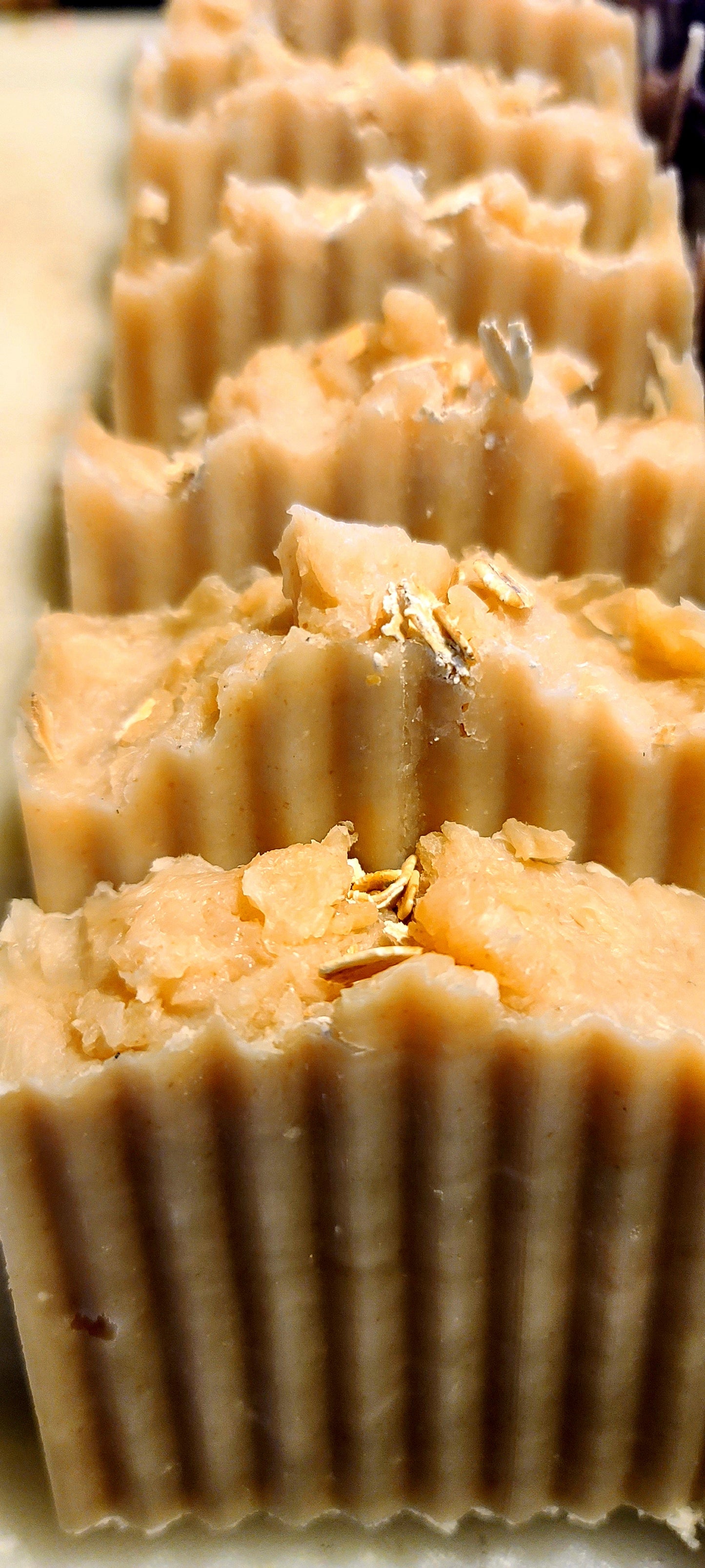 Nourishing Honey and Oat Body Bar